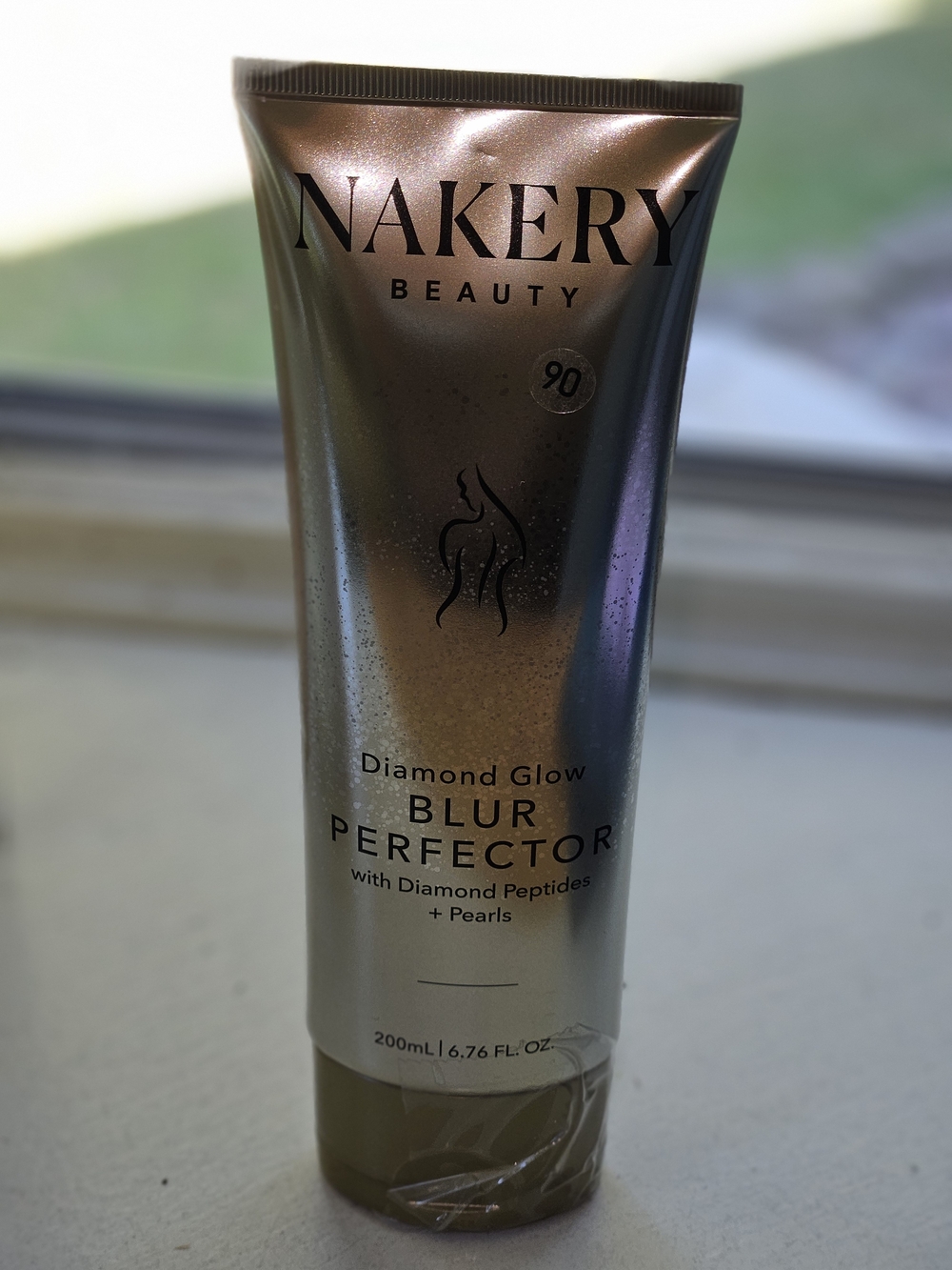Nakery Beauty Diamond Glow Blur Perfector 6.76 oz 200mL New
